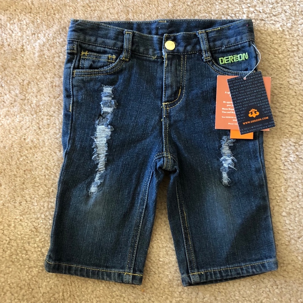 NWT Dereon Bermuda Shorts